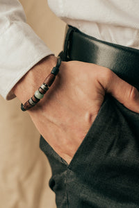 Armband mit grüner Jade Perle und Edelstahl Elementen - Modell Kiruna, stufenlos anpassbare Grösse, handgefertigt