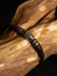 Armband Holz und Edelstahl Perlen mit keltischer Raute verziert - Modell Mölndal, stufenlos anpassbare Grösse, handgefertigt