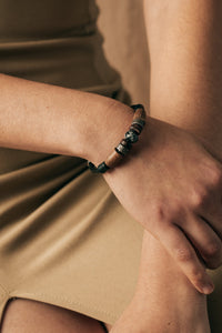 Armband mit fast mystisch anmutendem Edelstein - Modell Pitea, stufenlos anpassbare Grösse, handgefertigt