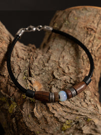Leder Armband mit Mondstein und feinen Edelstahl Perlen - Modell Skane, stufenlos anpassbare Grösse, handgefertigt