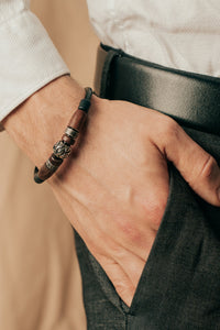 Lederarmband mit verschiedenen Holz und Edelstahl Perlen - Modell Vadstena, stufenlos anpassbare Grösse, handgefertigt