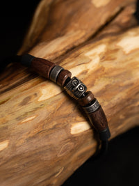 Armband mit Eule als Begleiter Edelstahl und Holz Perlen - Modell Visby, stufenlos anpassbare Grösse, handgefertigt