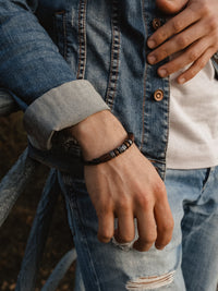 Armband mit Eule als Begleiter Edelstahl und Holz Perlen - Modell Visby, stufenlos anpassbare Grösse, handgefertigt