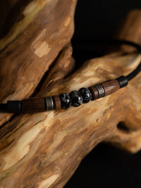 Halskette mit fast mystisch anmutendem Edelstein - Modell Pitea, stufenlos anpassbare Grösse, handgefertigt