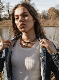 Halskette mit keltischem Knoten Anhänger und Edelstahlperlen - Modell Rana, stufenlos anpassbare Grösse, handgefertigt
