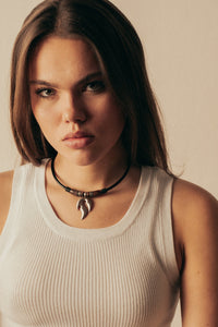 Lederkette mit Edelstahl Tribal Anhänger in Flammenform - Modell Ronneby, stufenlos anpassbare Grösse, handgefertigt