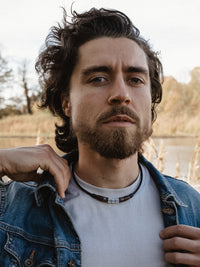 Leder Halskette mit Mondstein und feinen Edelstahl Perlen - Modell Skane, stufenlos anpassbare Grösse, handgefertigt