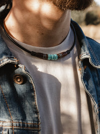 Edelstahlperlen Halskette mit echten Türkis Perlen - Modell Tiken, stufenlos anpassbare Grösse, handgefertigt