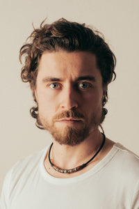 Lederhalskette mit verschiedenen Holz und Edelstahl Perlen - Modell Vadstena, stufenlos anpassbare Grösse, handgefertigt