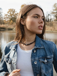 Lederhalskette mit verschiedenen Holz und Edelstahl Perlen - Modell Vadstena, stufenlos anpassbare Grösse, handgefertigt