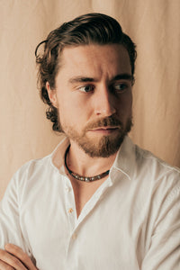 Lederhalskette mit verschiedenen Holz und Edelstahl Perlen - Modell Vadstena, stufenlos anpassbare Grösse, handgefertigt