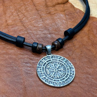 Handmade Leder Surferkette mit Wikinger-/Kelten-Kompass Anhänger & Futhark Rune | HANA LIMA Schmuck