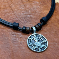 Handmade Leder Surferkette mit Glücks Amulett Anhänger - Wikinger/Kelten Schmuck von HANA LIMA
