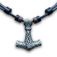 Handgefertige Leder Halskette mit Thorshammer Mjölnir Anhänger für Damen und Herren von HANA LIMA
