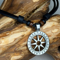 Handgemachte Surfer Lederkette Kompass/Windrose keltisch für Damen & Herren | Schmuck von HANA LIMA