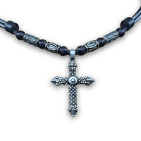 Kreuz verziert mit Ornamenten | Schwarze handgefertige Halskette mit Edelstahl Perlen | HANA LIMA