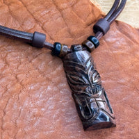 Braune handmade Surferkette mit polynesischem Tiki Anhänger für Damen & Herren | HANA LIMA Schmuck