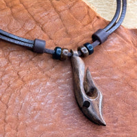 Handmade Surferkette mit Tribal Hei Matau Maori Angelhaken aus Holz für Damen & Herren | HANA LIMA