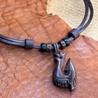 Handmade Surferkette mit Tribal Hei Matau Maori Angelhaken aus Holz für Damen & Herren | HANA LIMA