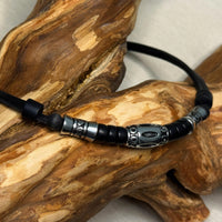 Verstellbare Leder Surferkette mit Edelstahlperlen für Damen und Herren - Schmuck von HANA LIMA