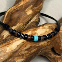 Verstellbare Leder Surferkette mit türkiser Glasperle für Damen und Herren - Schmuck von HANA LIMA