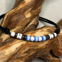 Verstellbare Leder Surferkette mit lila-gestreiften Perlen für Damen und Herren - Schmuck von HANA LIMA