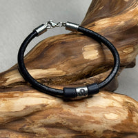 Verstellbares Sternzeichen Löwe Leder Surfer Armband | Freundschaftsarmband von HANA LIMA