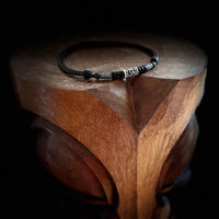 HANA LIMA Sternzeichen Löwe Lederkette mit Edelstahlperlen für Damen und Herren