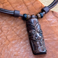 Braune handmade Surferkette mit polynesischem Tiki Anhänger für Damen & Herren | HANA LIMA Schmuck