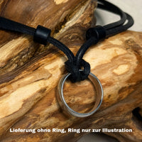 Schwarze Handmade Surferkette für eigenen (Ehe-)Ring | Leder Halskette | Schmuck von HANA LIMA