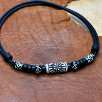 Handmade Lederkette für Damen und Herren schwarz - Surfer Halskette - Schmuck von HANA LIMA