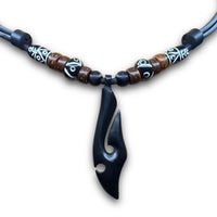 Handgefertigte Leder Halskette Hei Matau Fishhook Anhänger im Maori Stil | Damen & Herren | HANA LIMA