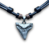 Handgefertigte Haifischzahnkette Lederkette für Männer & Frauen | HANA LIMA Surfer Schmuck Kette