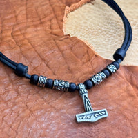 Handmade Leder Surferkette mit Thorshammer Mjölnir Anhänger | Wikinger/Kelten Schmuck von HANA LIMA