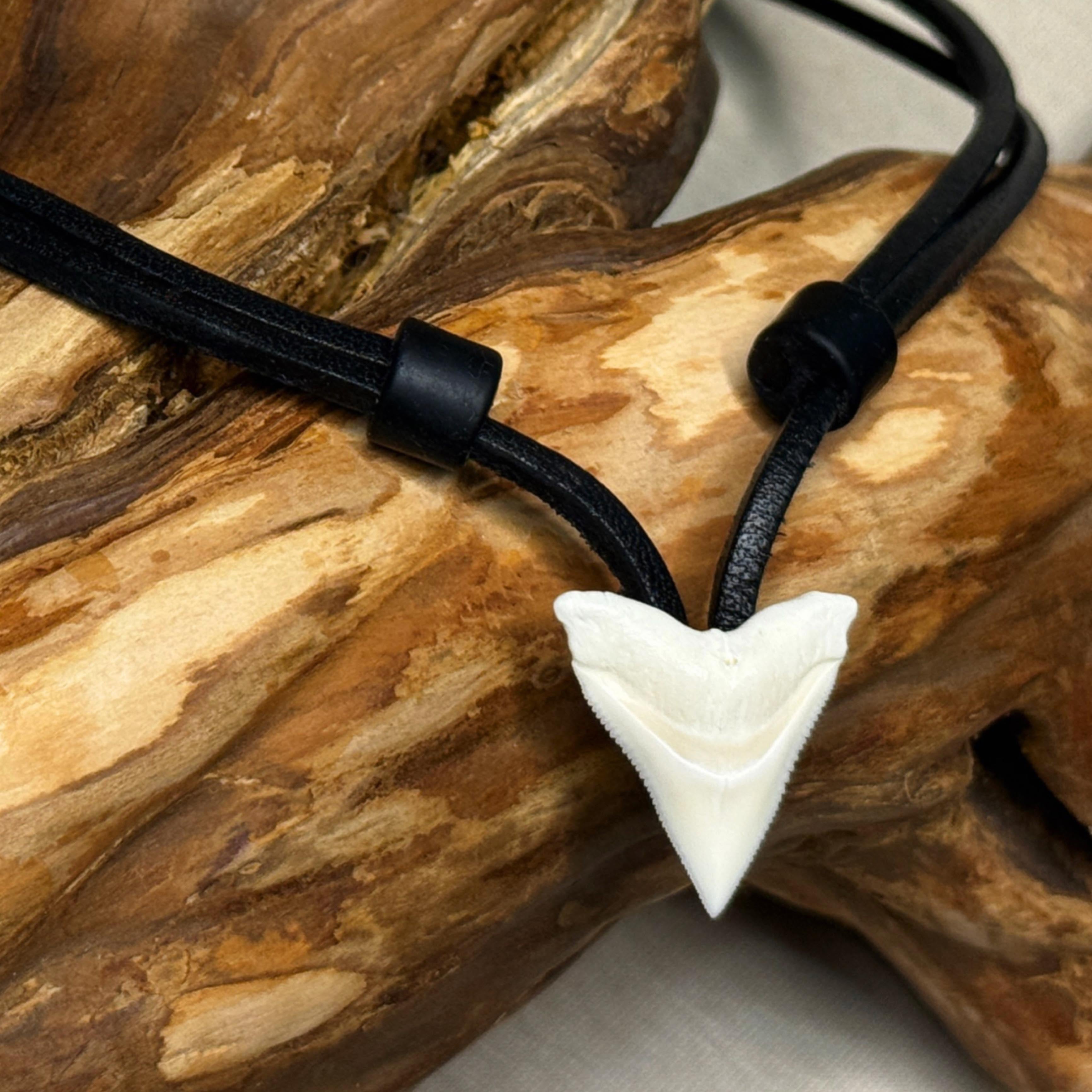 Handmade Haizahn Halskette Leder Surfer Kette Herren Damen Hai Schmuck Handmade Haizahn Halskette Leder Surfer Kette Herren Damen Hai Schmuck