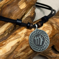 Handgemachte Leder Halskette Sternzeichen Symbol Jungfrau für Männer & Frauen | Schmuck von HANA LIMA