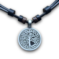 Lebensbaum Lederkette handgefertigt für Männer & Frauen | HANA LIMA Surfer Schmuck Kette & Anhänger