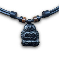Handgefertigte Leder Yoga Mantra Halskette mit meditierendem Buddha für Damen & Herren | HANA LIMA