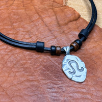 Handmade Surferkette Sternzeichen Löwe für Männer & Frauen | HANA LIMA Horoskop Leder Halskette