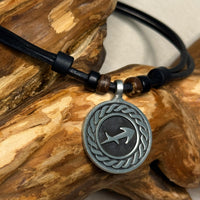 Handgemachte Leder Halskette Sternzeichen Symbol Schütze für Männer & Frauen | Schmuck von HANA LIMA