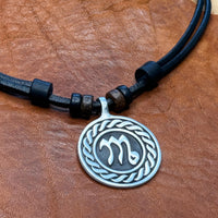 Handmade Surferkette Sternzeichen Skorpion für Männer & Frauen | HANA LIMA Horoskop Leder Halskette