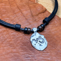 Handmade Surferkette Sternzeichen Steinbock für Männer & Frauen | HANA LIMA Horoskop Leder Halskette