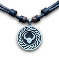 Handgefertigte Lederkette Sternzeichen Stier für Männer & Frauen | HANA LIMA Surfer Schmuck Kette