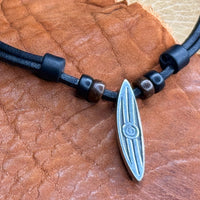 Handmade Leder Surferkette mit Anhänger Surfboard für Männer & Frauen | Surf Halskette | HANA LIMA