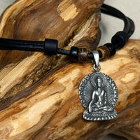 Schwarze, handgemachte Surferkette Buddha für Männer & Frauen | HANA LIMA Yoga Mantra Lederkette