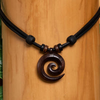 Halskette Leder Surfer Kette Herren Damen Schmuck Maori Koru - Modell 656, stufenlos anpassbare Grösse, handgefertigt